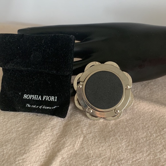 Purse Holder by Sophia Fiori - Picture 3 of 7